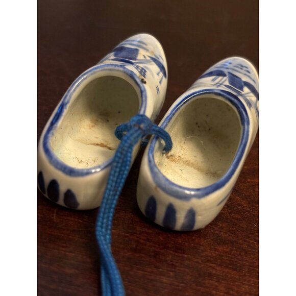 Vintage Delft Blue Holland Mini clogs Windmills Porcelain 2" Souvenir Blue Strin - Picture 16 of 16